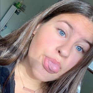 Meet your Posher, Katelyn